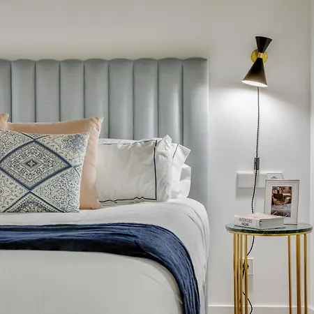 Caterina Correos Apartment Barcelona