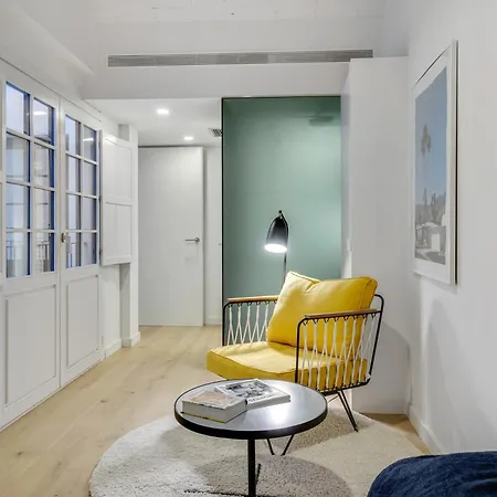 Caterina Correos Apartment Barcelona